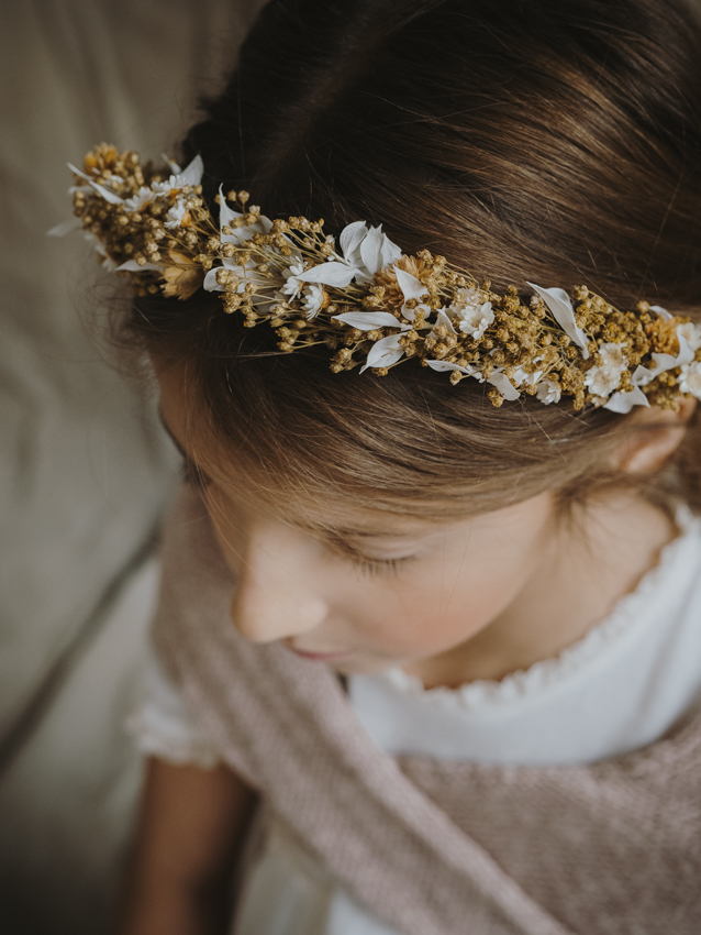 c047 CORONA IESU COMMUNIO OCRE