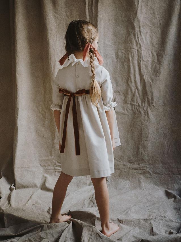 VESTIDO CARLOTA CORTO COTTON TOSTADO & delantal lino 2 cintas