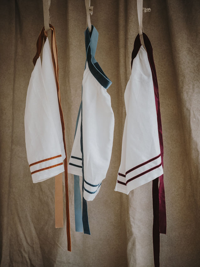 VESTIDO CARLOTA LARGO COTTON TOSTADO & delantal lino 2 cintas